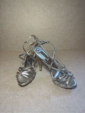 Badgley Mischka Silver Metallic Strappy Criss Cross High Heels 4" Size 5 1/2 5.5